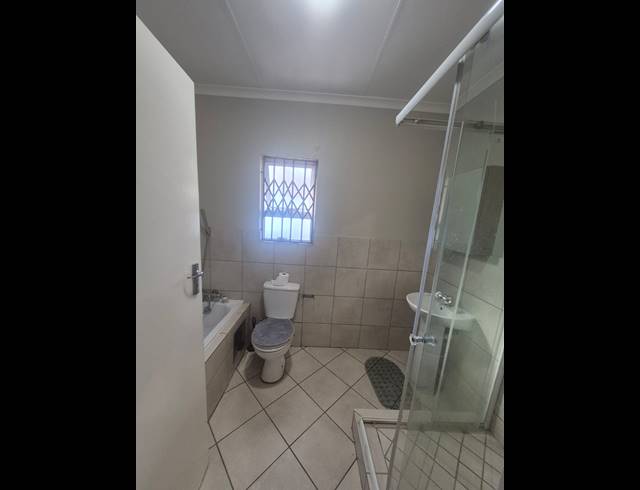 2 bed property to rent in HARTEBEESTHOEK